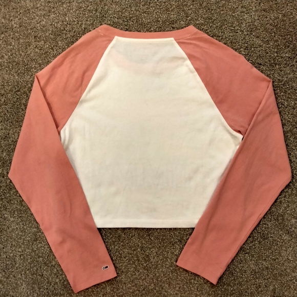 NWT Sz S Tommy Jeans Pink LS Crop Top - Picture 2 of 9